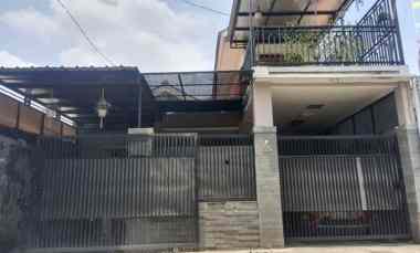 Rumah 1,5 Lantai Terawat di Cisaranten Wetan Arcamanik Bandung