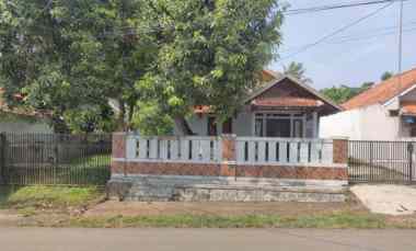 Rumah Kampung Pinggir Jalan di Ciselang Munjul Purwakarta