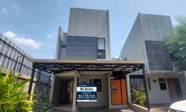 dijual rumah cluster akasia eight
