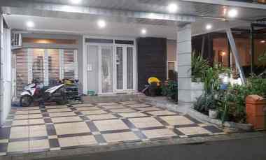 dijual rumah cluster maple residence