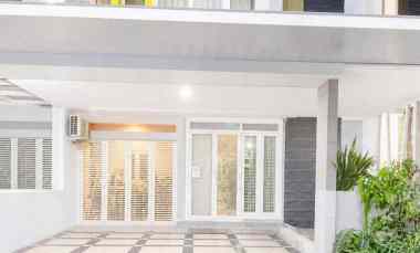 dijual rumah cluster maple summarecon