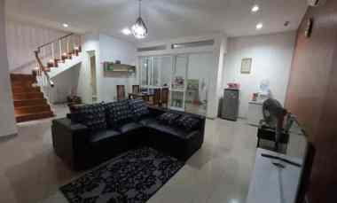 dijual rumah cluster nyaman dan strategis di ciputat