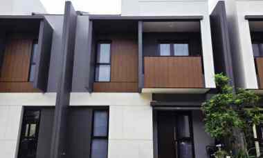 dijual rumah cluster regia summarecon