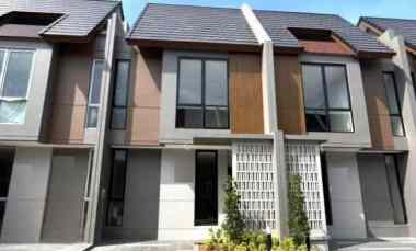 dijual rumah cluster viola summarecon