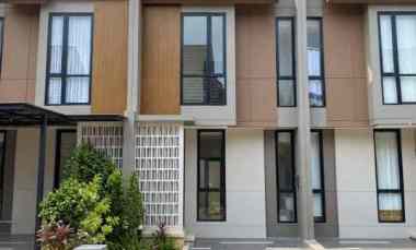 dijual rumah cluster viola summarecon