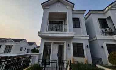 dijual rumah cluster viridia lavon swan