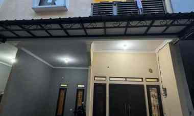 dijual rumah condet