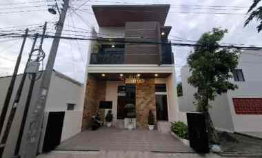 Rumah Modern 2 Lantai dekat Jalan Utama Kaliurang, Siap Huni