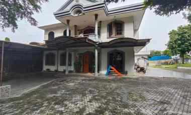 dijual rumah crown hill