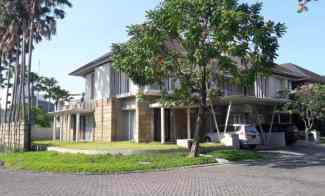 Rumah Minimalis 4 1 Kamar di Crown Hill, Royal Residence, Surabaya