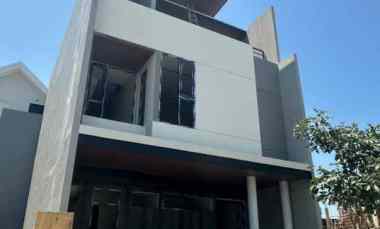 dijual rumah crystal golf
