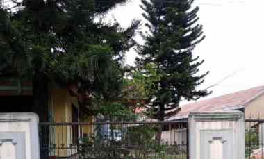 dijual rumah daerah cikaret luas 361 meter ada 2 rumah