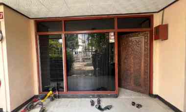 dijual rumah dago