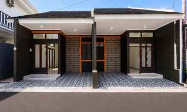 dijual rumah dalam cluster bambu apus