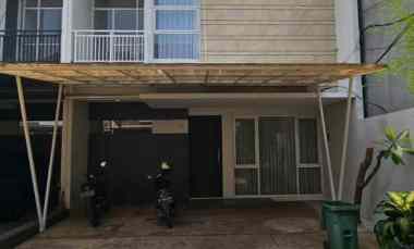 dijual rumah dalam cluster one gate siap huni