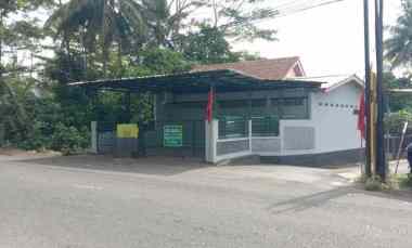 dijual rumah dan tempat usaha 1 menit ke kampus unwiku