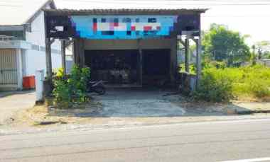 dijual rumah dan toko beserta semua isinya