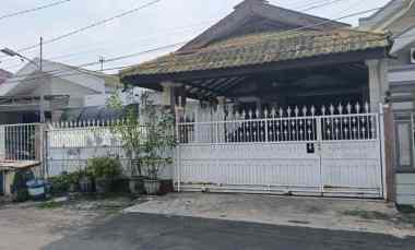 dijual rumah darmo harapan