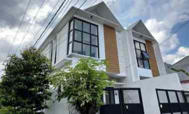 dijual rumah darmo harapan