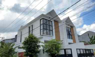 Rumah Modern Style 1M-an Darmo Harapan Satelit, Surabaya Barat
