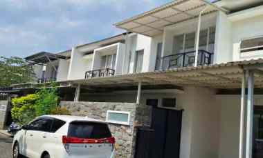 dijual rumah de casa residence