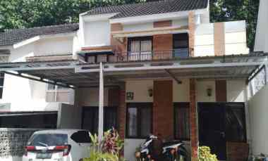 dijual rumah dekat uptown mall bsb city semarang