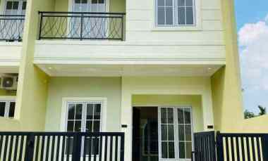 dijual rumah depan alun alun gdc depok
