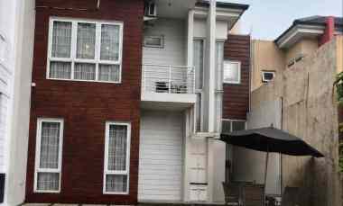 dijual rumah depan taman di kota wisata cibubur