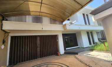 dijual rumah dharmahusada