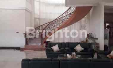 Rumah Dharmahusada Second Road Jalan Kembar dekat Galaxy Mall