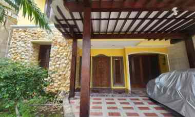 dijual rumah dharmahusada