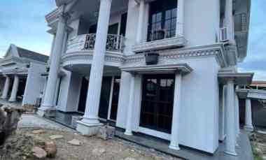 Rumah Hook Row Jalan 3 Mobil di Dharmahusada Surabaya, Nego