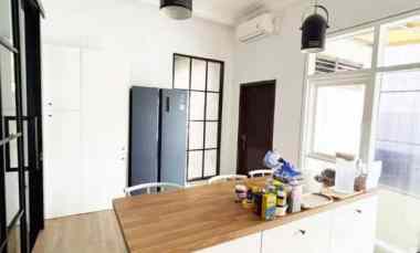 dijual rumah dharmahusada indah