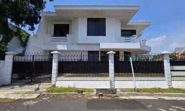 dijual rumah dharmahusada indah