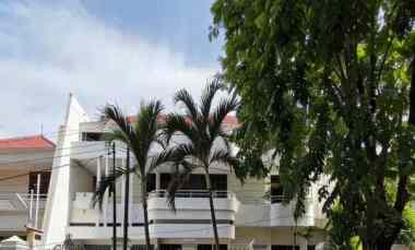 dijual rumah dharmahusada indah