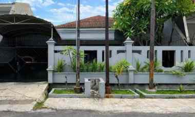 Rumah Dharmahusada Indah Timur STRATEGIS, SIAP HUNI, Carport