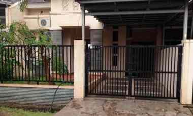 dijual rumah di cluster aralia harapan indah