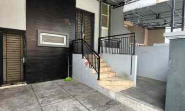 dijual rumah di daanmogot arcadia tangerang