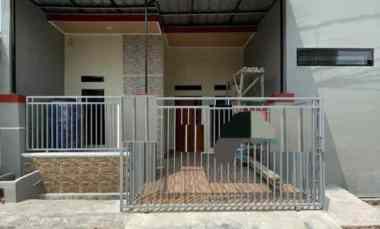 dijual rumah di daerah taman harapan baru