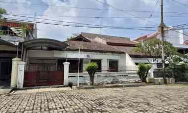 dijual rumah di dharmahusada utara