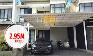 dijual rumah di graha padma semarang
