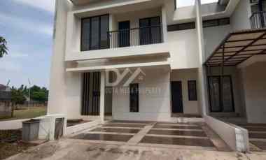 dijual rumah di graha raya