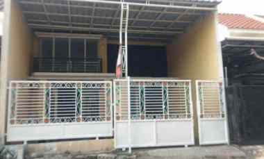 dijual rumah di green lake wonorejo