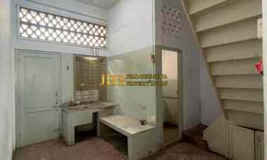 dijual rumah di jalan harimau madong lubis medan