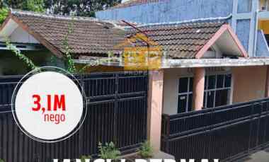 dijual rumah di jangli permai semarang