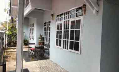 dijual rumah di jl saturnus utara margahayu raya