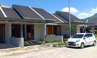 dijual rumah di komplek bumi siliwangi bandung