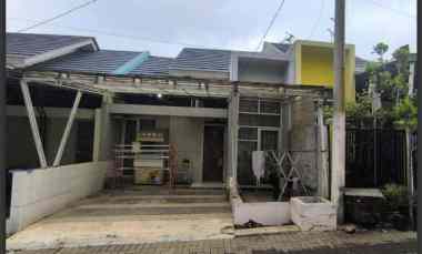 dijual rumah di komplek gland manulang padalarang