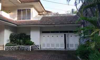 dijual rumah di lebak bulus ada swimming pool