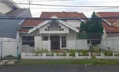 dijual rumah di nginden intan